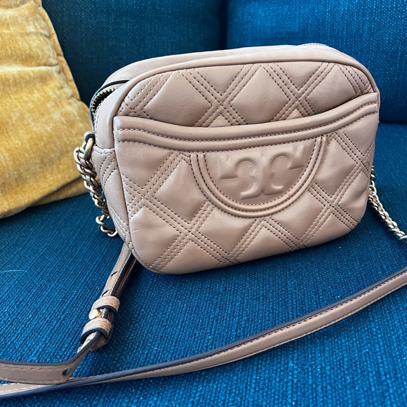 Tory Burch Fleming Soft Camera Bag - Picture 5 of 8